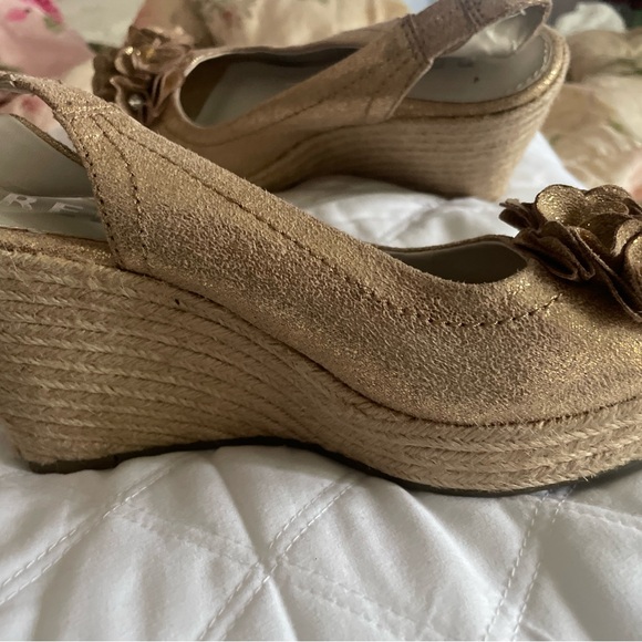 Wedges - Picture 6 of 9